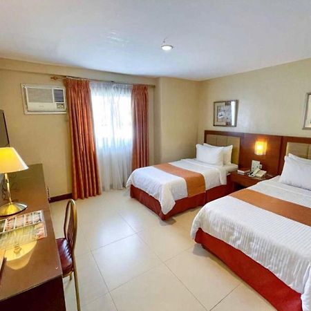 Royal Garden Hotel Ozamis Zewnętrze zdjęcie