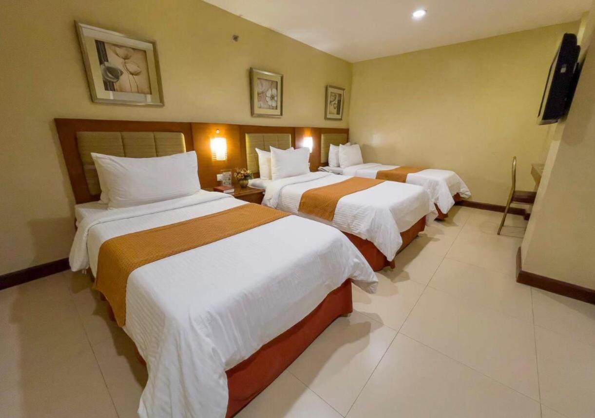 Royal Garden Hotel Ozamis Zewnętrze zdjęcie