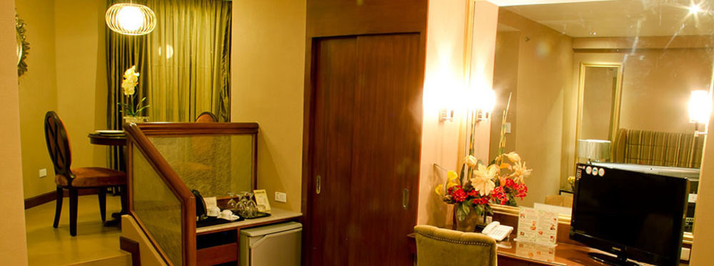Royal Garden Hotel Ozamis Zewnętrze zdjęcie